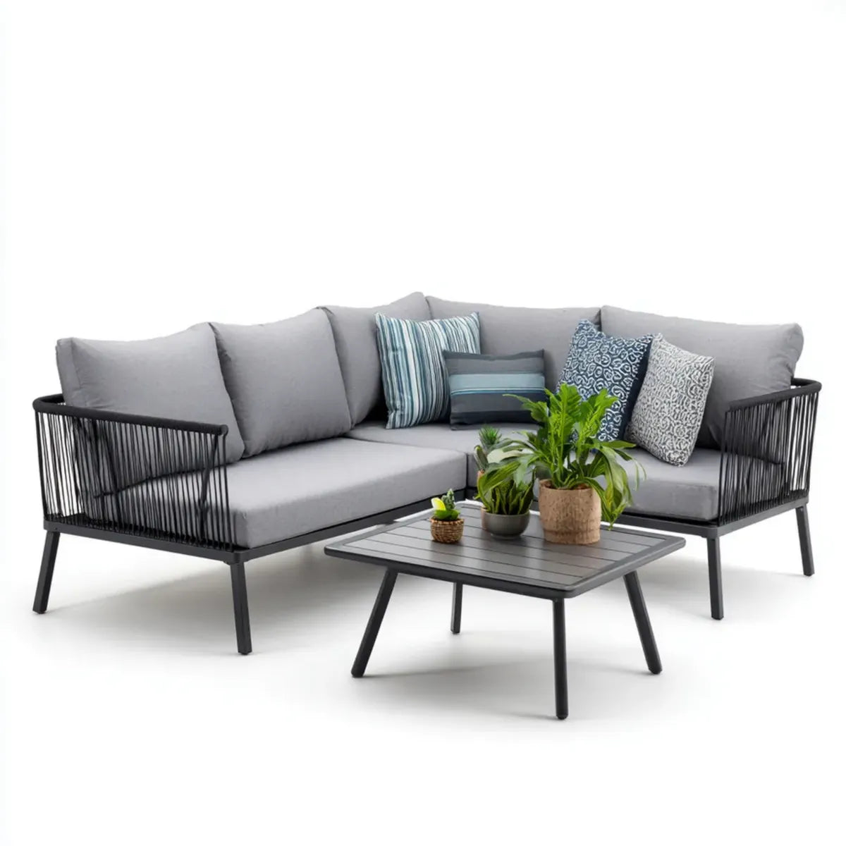 Sofa ogrodowa, Ustaw kanapę narożną ogrodową z szarym i antracytowym stołem 230 x 230 cm w aluminiowej i poliestrowej linie